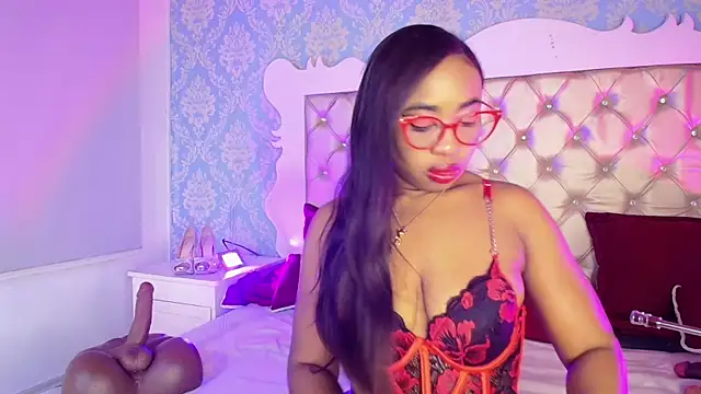 Snapshot of CaseyMoon chatting on 05-17-26, 12:23 CaseyMoon online show from 05-17-26, 12:23