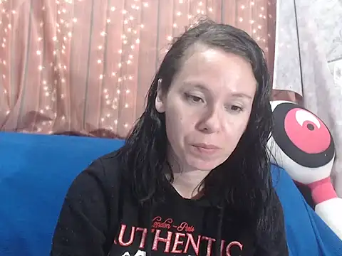 Venusluxodomme online show from 03-11-26, 07:09