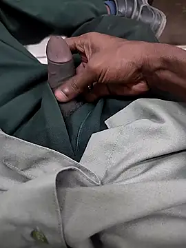 rocksred1 online show from 04-17-26, 06:22