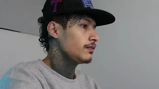 Snapshot of trieone chatting on 02-12-25, 04:23 trieone online show from 02-12-25, 04:23