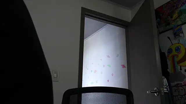 Snapshot of trieone chatting on 10-15-25, 12:27 trieone online show from 10-15-25, 12:27