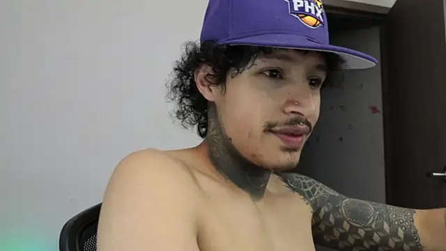 trieone online show from 02-11-26, 01:21