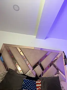 Victoria14  online show from 04-16-26, 02:01