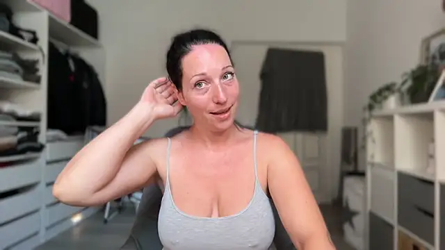 Viola Beck online show from 06-21-26, 04:31