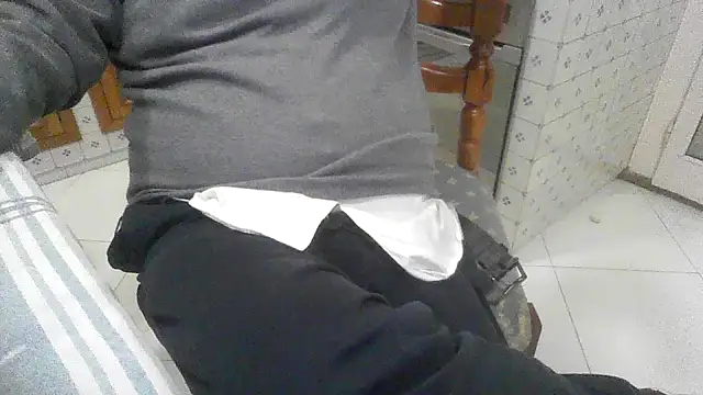 Snapshot of polloiw chatting on 10-17-25, 02:08 polloiw online show from 10-17-25, 02:08