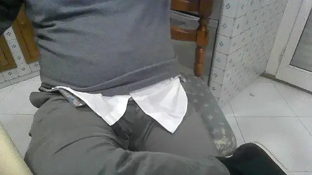 Snapshot of polloiw chatting on 10-27-25, 05:44 polloiw online show from 10-27-25, 05:44