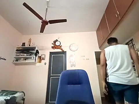 Snapshot of luckyloki chatting on 03-23-25, 04:27 luckyloki online show from 03-23-25, 04:27