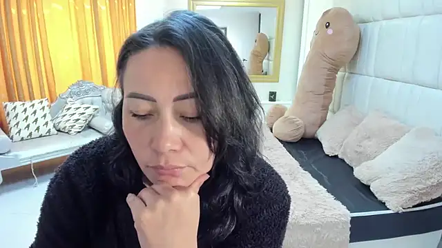 Snapshot of gaby_trent chatting on 11-12-25, 03:01 gaby trent online show from 11-12-25, 03:01