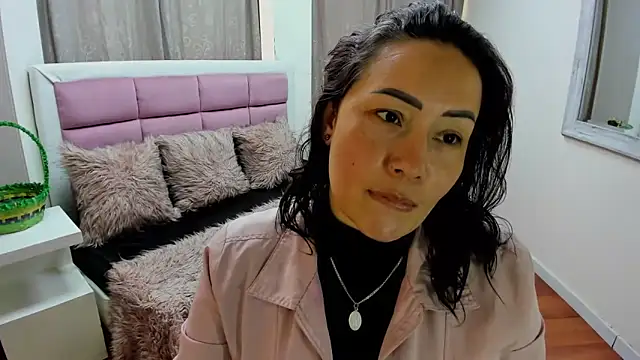 Snapshot of gaby_trent chatting on 05-26-26, 04:47 gaby trent online show from 05-26-26, 04:47