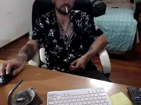 Snapshot of pose14 chatting on 03-08-26, 10:08 pose14 online show from 03-08-26, 10:08