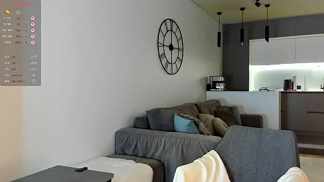 Snapshot of Juicy_Bella chatting on 09-13-25, 02:50 Juicy Bella online show from 09-13-25, 02:50