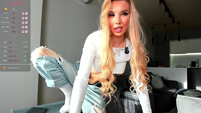 Snapshot of Juicy_Bella chatting on 01-14-26, 08:20 Juicy Bella online show from 01-14-26, 08:20