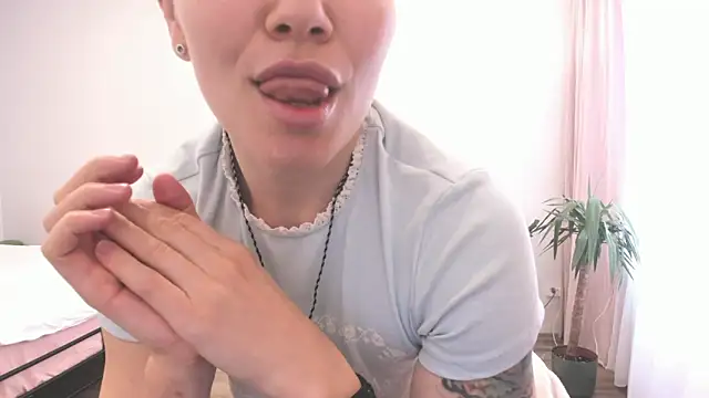 Snapshot of Alexisweet chatting on 05-22-26, 05:14 Alexisweet online show from 05-22-26, 05:14