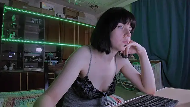Snapshot of pa1e_pr1ncess chatting on 06-18-26, 06:46 pa1e pr1ncess online show from 06-18-26, 06:46