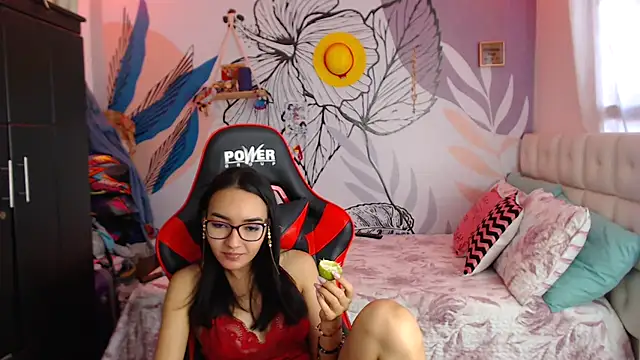 LinzyBaner online show from 01-13-25, 10:03