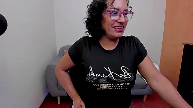 Snapshot of scarlet_wet chatting on 07-10-26, 10:34 scarlet wet online show from 07-10-26, 10:34