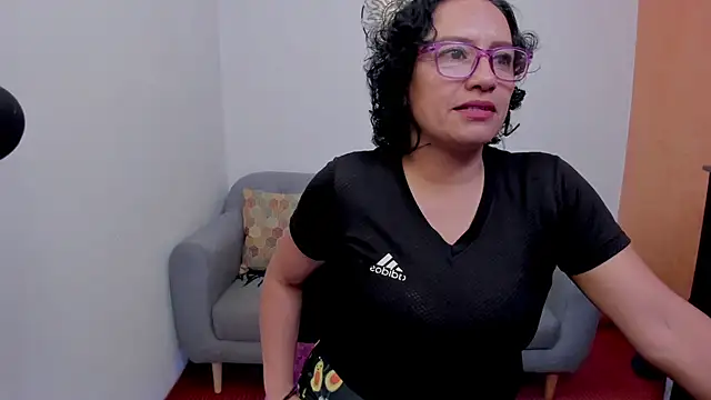 Snapshot of scarlet_wet chatting on 07-17-26, 11:09 scarlet wet online show from 07-17-26, 11:09