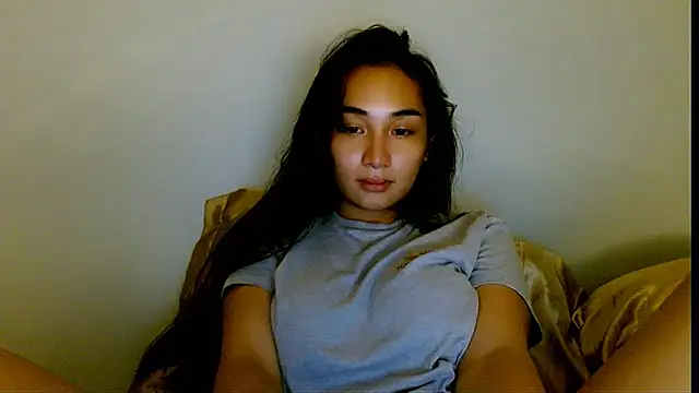 SweetLilly 18 online show from 04-12-26, 02:55