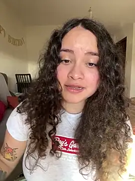 Snapshot of Sweet_sully__ chatting on 02-19-25, 09:50 Sweet sully online show from 02-19-25, 09:50