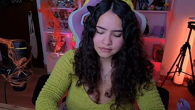 Snapshot of Sweet_sully__ chatting on 10-12-25, 09:19 Sweet sully online show from 10-12-25, 09:19