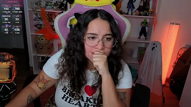 Snapshot of Sweet_sully__ chatting on 10-29-25, 09:11 Sweet sully online show from 10-29-25, 09:11