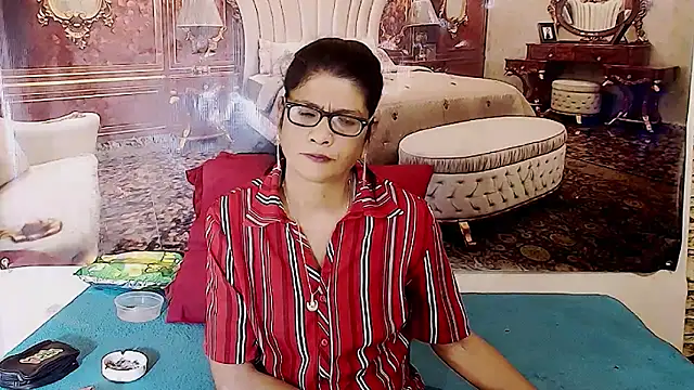Snapshot of IndianAllure chatting on 05-19-26, 05:47 IndianAllure online show from 05-19-26, 05:47