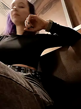 Snapshot of Frost_foxy chatting on 01-25-25, 04:56 Frost foxy online show from 01-25-25, 04:56