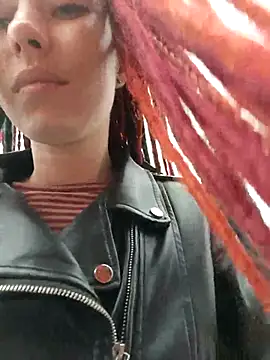 Snapshot of Frost_foxy chatting on 09-13-25, 01:49 Frost foxy online show from 09-13-25, 01:49