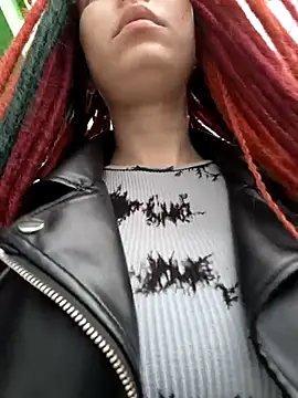 Snapshot of Frost_foxy chatting on 09-16-25, 02:45 Frost foxy online show from 09-16-25, 02:45