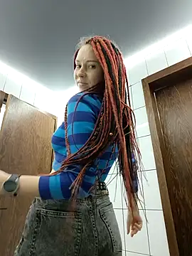 Snapshot of Frost_foxy chatting on 10-24-25, 03:58 Frost foxy online show from 10-24-25, 03:58