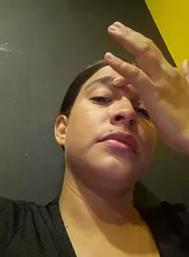 Snapshot of DAELAA chatting on 01-09-25, 01:18 DAELAA online show from 01-09-25, 01:18