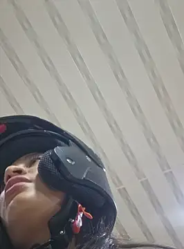 Snapshot of DAELAA chatting on 01-29-25, 01:48 DAELAA online show from 01-29-25, 01:48