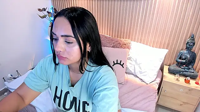 Snapshot of AMELIE_xx chatting on 01-09-25, 04:39 AMELIE xx online show from 01-09-25, 04:39