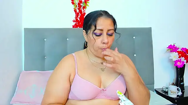 Snapshot of SexxyPamela chatting on 09-24-25, 07:33 SexxyPamela online show from 09-24-25, 07:33