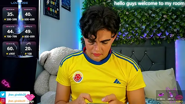 Snapshot of kamii_22 chatting on 12-16-24, 08:05 kamii 22 online show from 12-16-24, 08:05