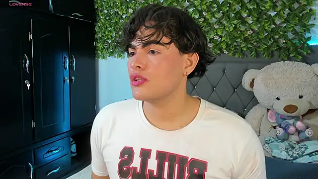 Snapshot of kamii_22 chatting on 02-21-25, 07:01 kamii 22 online show from 02-21-25, 07:01