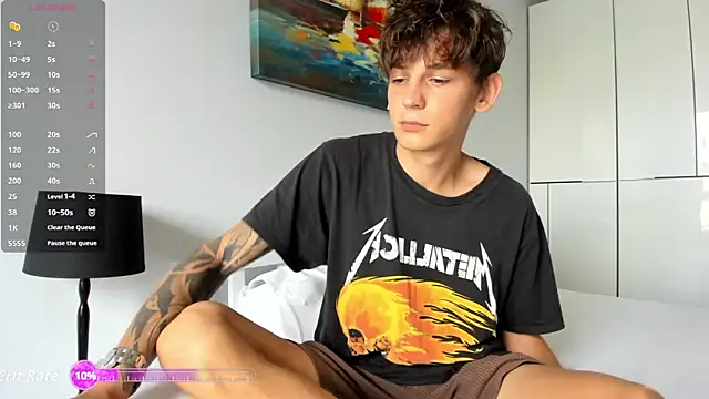 Snapshot of MiracleCam chatting on 11-05-25, 01:05 MiracleCam online show from 11-05-25, 01:05