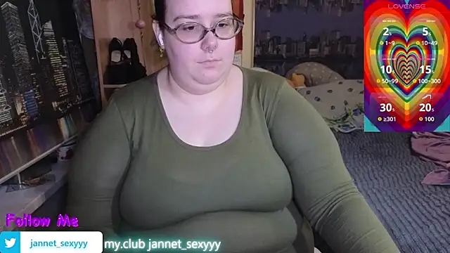 Snapshot of JannetPie chatting on 06-15-26, 11:51 JannetPie online show from 06-15-26, 11:51