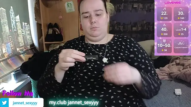 Snapshot of JannetPie chatting on 07-19-26, 05:22 JannetPie online show from 07-19-26, 05:22