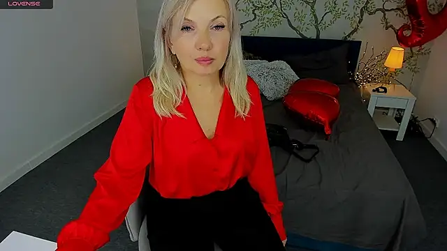 Snapshot of Abby_Moore_ chatting on 02-17-25, 05:14 Abby Moore online show from 02-17-25, 05:14