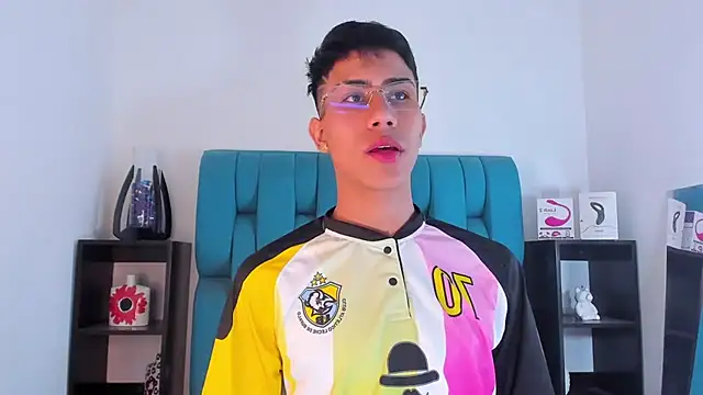 AlanNaughty online show from 01-19-25, 09:13