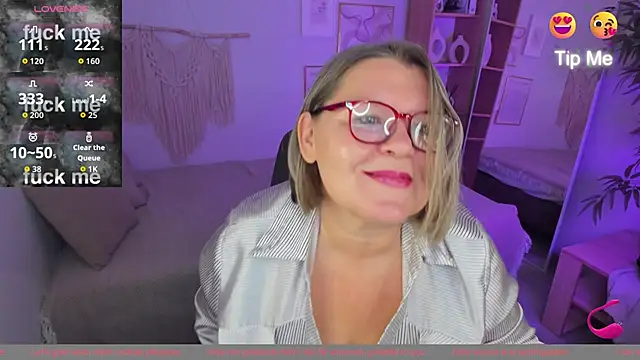 Shannonshine online show from 10-18-25, 05:43