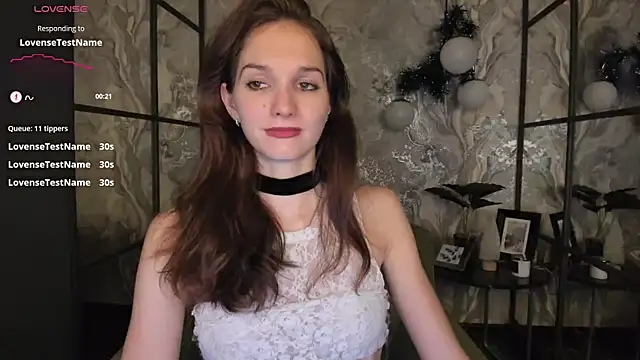 Snapshot of MirandaGlow chatting on 01-09-25, 11:47 MirandaGlow online show from 01-09-25, 11:47