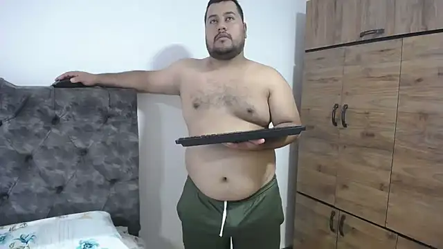 Snapshot of santi_hothot chatting on 09-12-25, 07:14 santi hothot online show from 09-12-25, 07:14