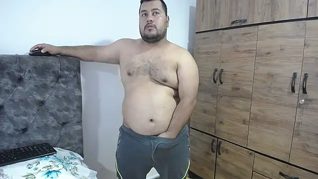 Snapshot of santi_hothot chatting on 09-13-25, 07:02 santi hothot online show from 09-13-25, 07:02