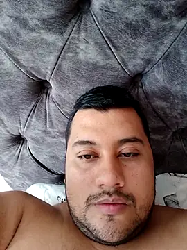 Snapshot of santi_hothot chatting on 10-04-25, 05:44 santi hothot online show from 10-04-25, 05:44