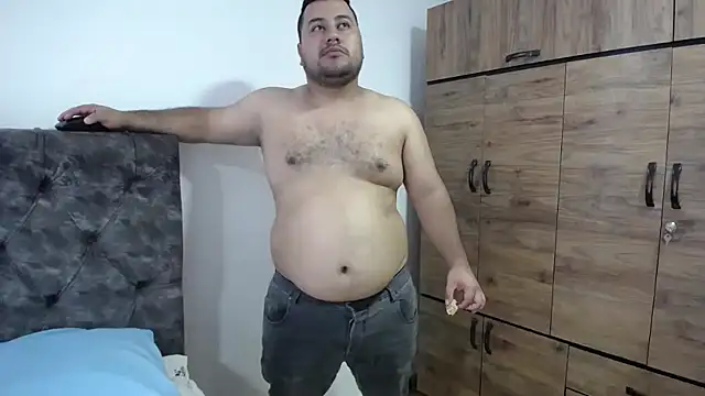 Snapshot of santi_hothot chatting on 11-06-25, 07:15 santi hothot online show from 11-06-25, 07:15