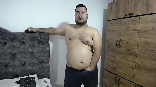 Snapshot of santi_hothot chatting on 12-02-25, 07:42 santi hothot online show from 12-02-25, 07:42