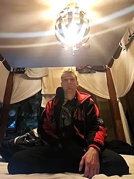 Snapshot of AnubisTVirus chatting on 12-20-25, 08:10 AnubisTVirus online show from 12-20-25, 08:10