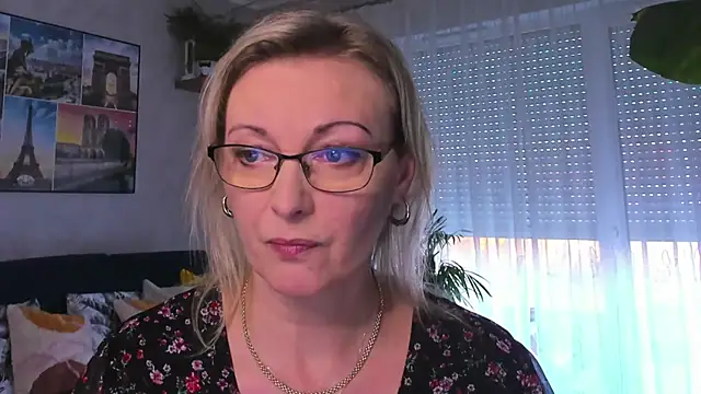 vanessa chat online show from 02-03-25, 02:24